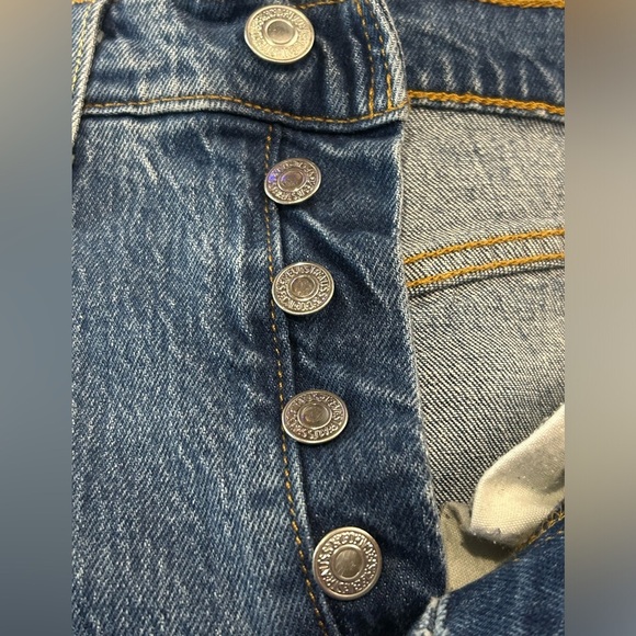 Women's Levi’s 501 S Skinny Jeans Size 25x28 Distressed Destroyed Legs‎ Raw Hem - Picture 4 of 6